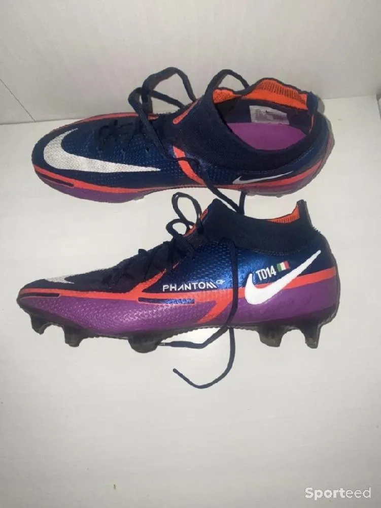 chaussure de foot nike phantom elite flyknit ACC taille 44,5 d'occasion Ajouté le : 29/08/2023