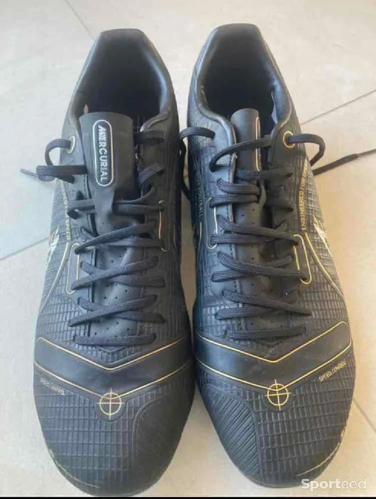 Chaussure de football nike mercurial vapor 14 neuf Ajouté le : 09/09/2024
