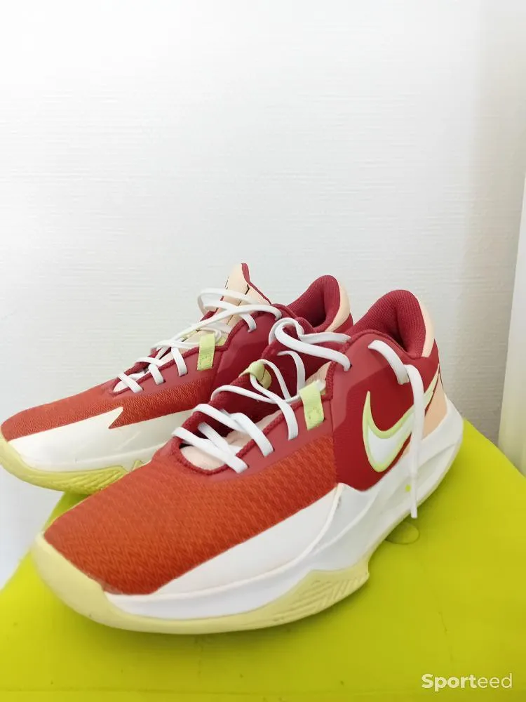 Chaussure nike precision 6 d'occasion Ajouté le : 16/08/2024