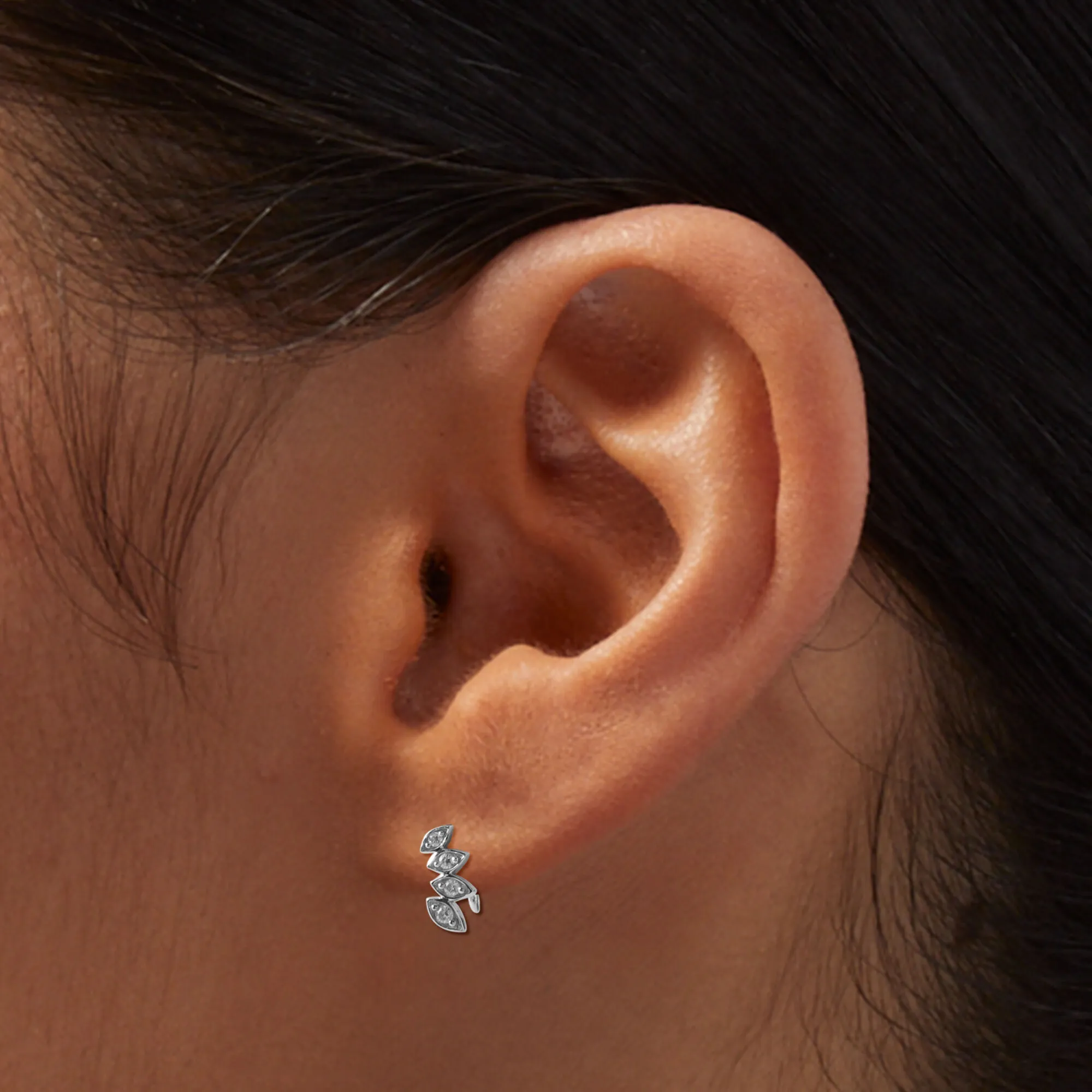 Manchettes d’oreilles diamants de laboratoire poids total 1/20 carats couleur argentée C LUXE by Claire’
