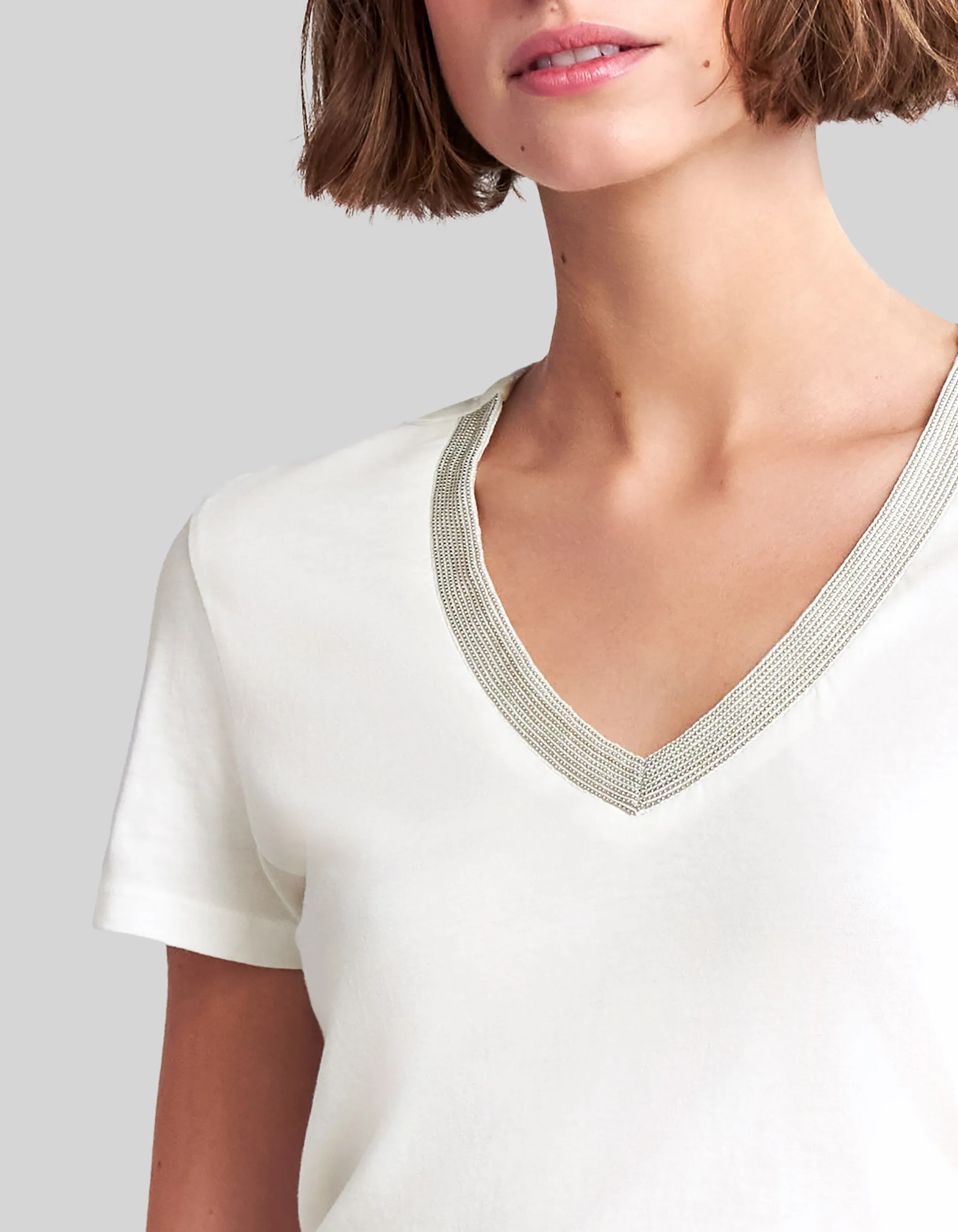 Tee-shirt manches courtes coton modal encolure bijoux femme